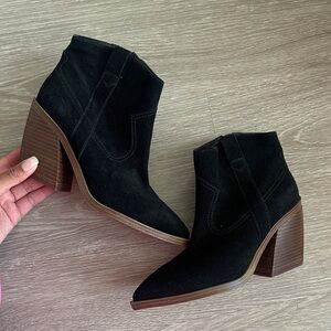 Vince Camuto Gredile Ankle Bootie Stacked Heel Boot Black Suede Women's Size 6